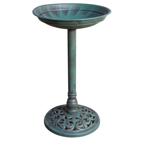 Tradtional Bird Bath